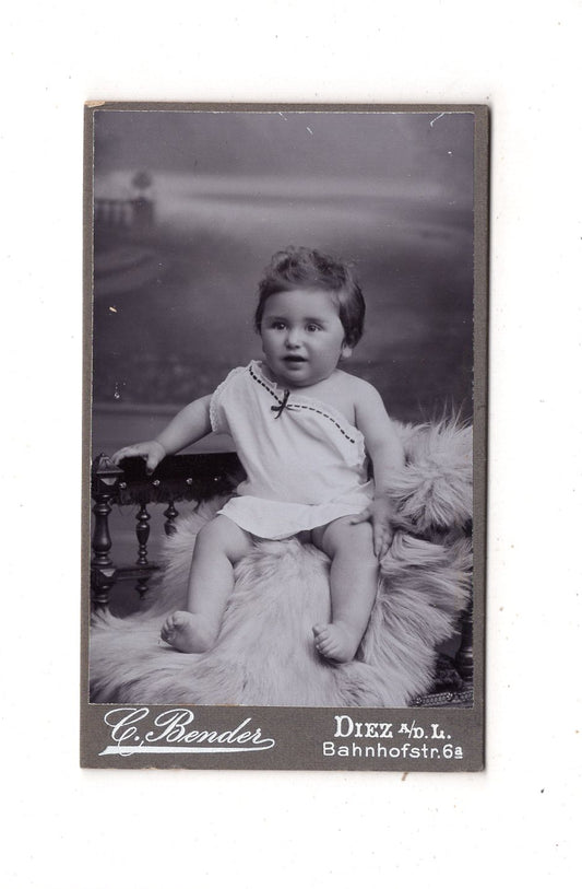 Fotografie Niedliches kleines Kind - Diez an der Lahn 1900er / CDV M1-31