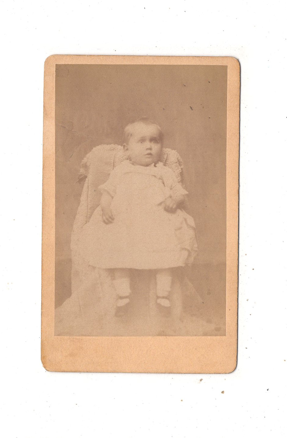 Fotografie Niedliches kleines Kind - unbekannter Ort 1870er