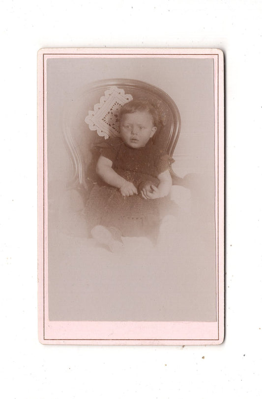 Fotografie Niedliches kleines Kind - unbekannter Ort 1890er