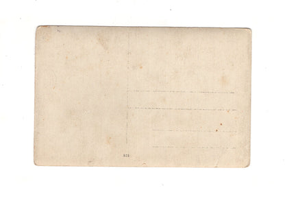 Ansichtskarte Soldaten / Soldatenportrait mit Hund vor der Essen-Ausgabe