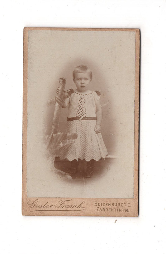 Fotografie Niedliches kleines Kind - Boizenburg & Zarrentin 1890er / CDV M1-31