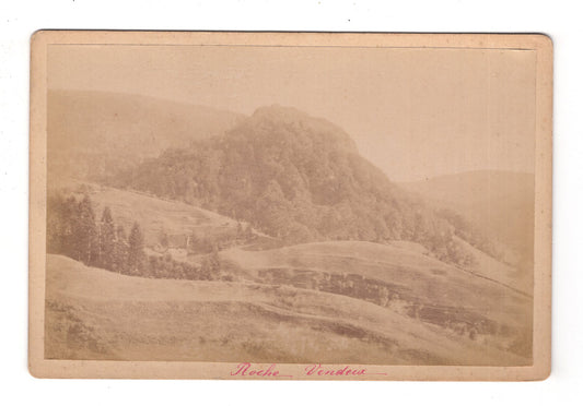 Fotografie Historische Landschaftsansicht / Roche Vend... - Frankreich 1890er