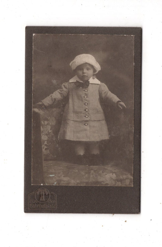 Fotografie Niedliches kleines Kind - München 1910er