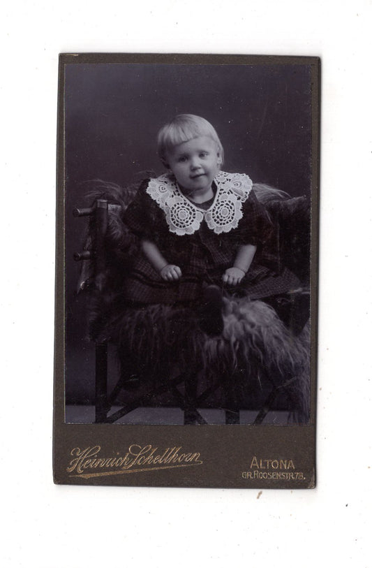 Fotografie Niedliches kleines Kind - Hamburg-Altona um 1910 / CDV M1-31