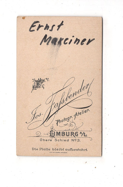 Fotografie Niedliches kleines Kind / benannt - Limburg an der Lahn um 1910