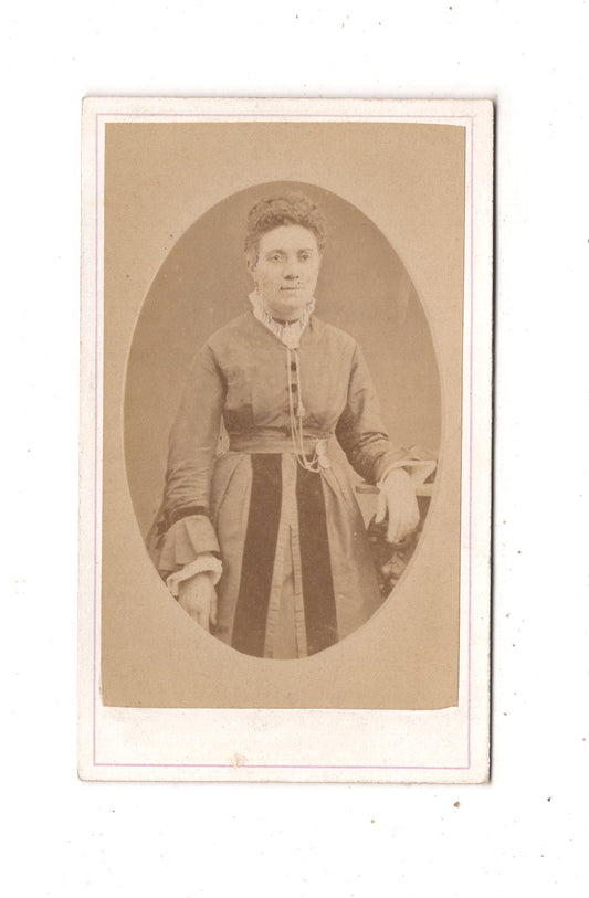 Fotografie Feine Dame - unbekannter Ort um 1870