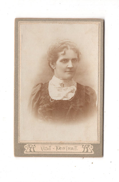 Fotografie Damenportrait - unbekannter Ort 1900er