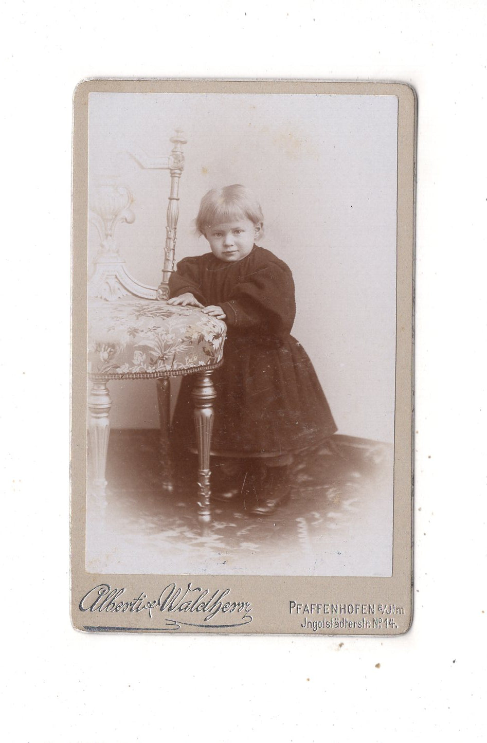 Fotografie Niedliches kleines Kind - Pfaffenhofen um 1900