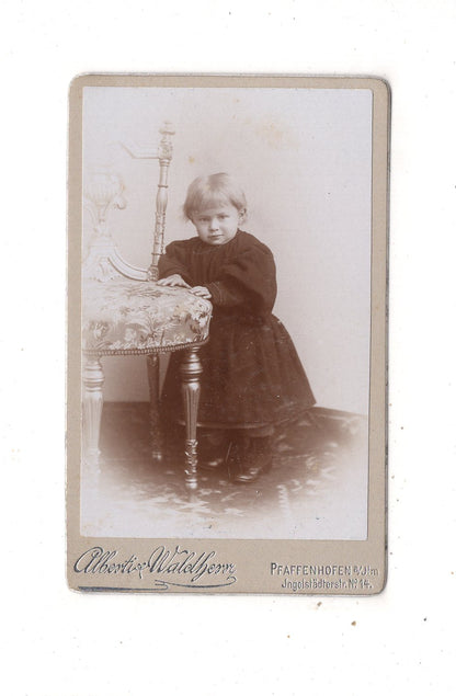 Fotografie Niedliches kleines Kind - Pfaffenhofen um 1900
