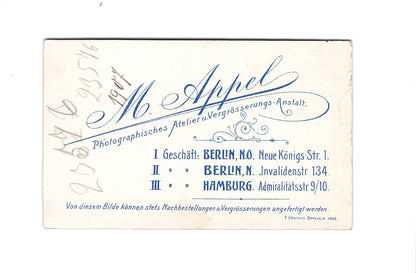 Fotografie Niedlicher kleiner Junge - Berlin 1907