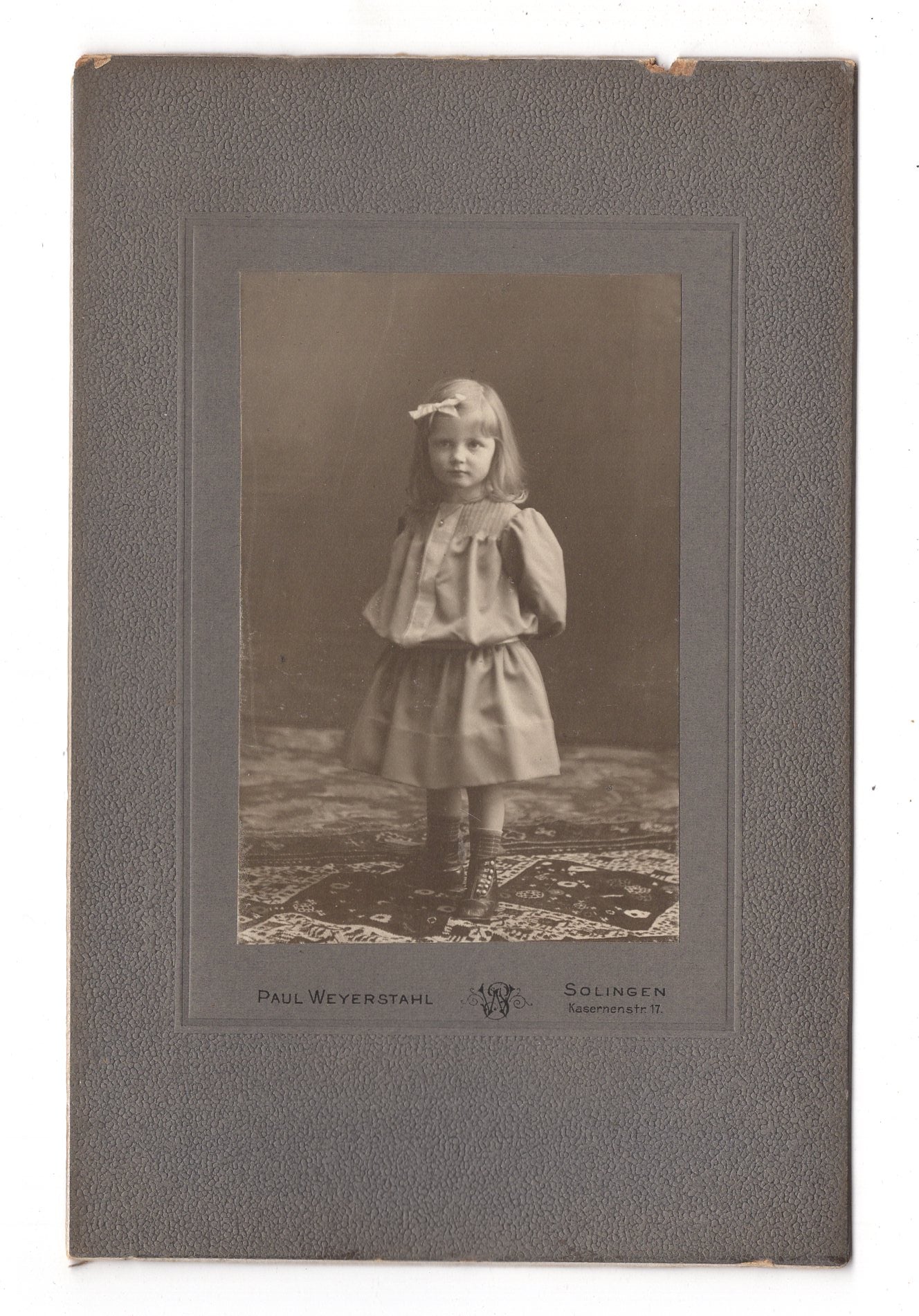 Fotografie Niedliches kleines Mädchen - Solingen um 1910