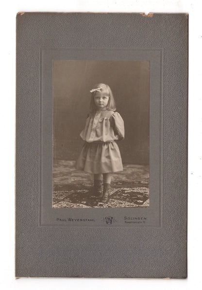 Fotografie Niedliches kleines Mädchen - Solingen um 1910