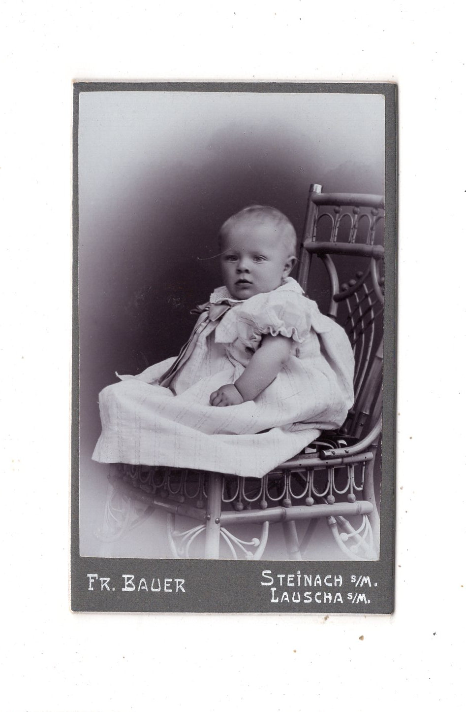 Fotografie Niedliches kleines Kind / benannt - Steinach / Lauscha 1903