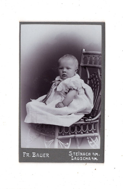 Fotografie Niedliches kleines Kind / benannt - Steinach / Lauscha 1903