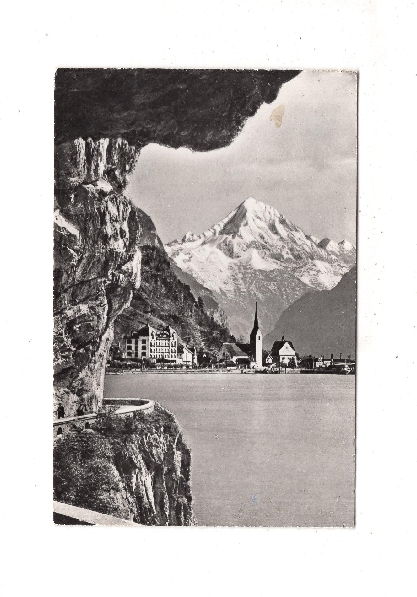 Ansichtskarte Axenstraße am Vierwaldstättersee mit Flüelen +++ / Schweiz