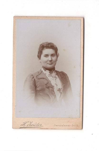 Fotografie Damenportrait - Berlin 1890er / CDV C1-08