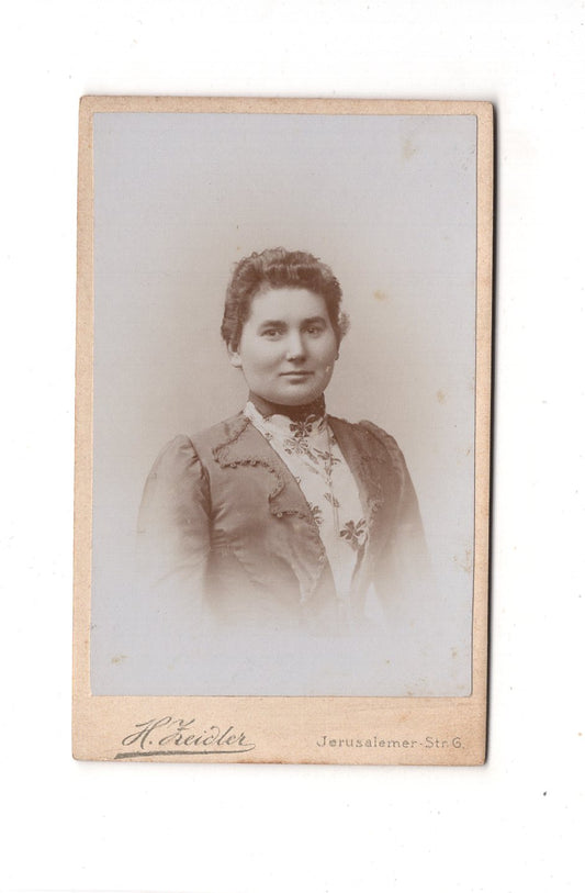 Fotografie Damenportrait - Berlin 1890er / CDV C1-08