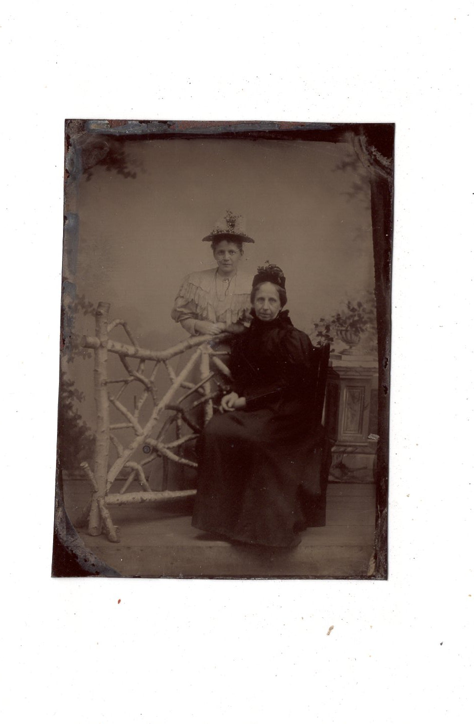 Fotografie / Ferrotypie Feine Damen - um 1900 / CDV L1-30