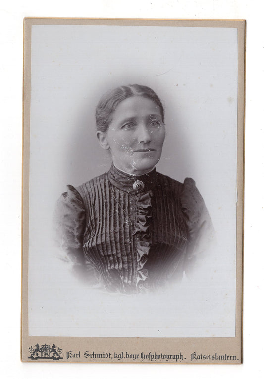 Fotografie Feine Dame - Kaiserslautern um 1900 / CAB W-32