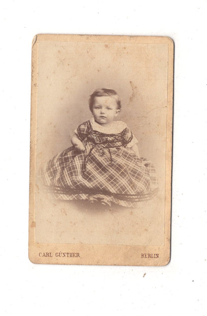 Fotografie Niedliches kleines Kind - Berlin 1860er / CDV M1-31