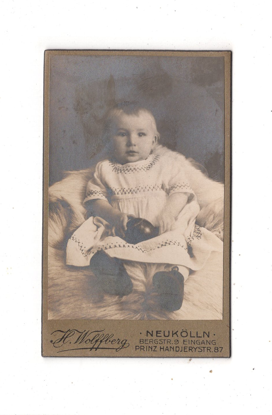 Fotografie Niedliches kleines Kind - Berlin-Neukölln 1910er