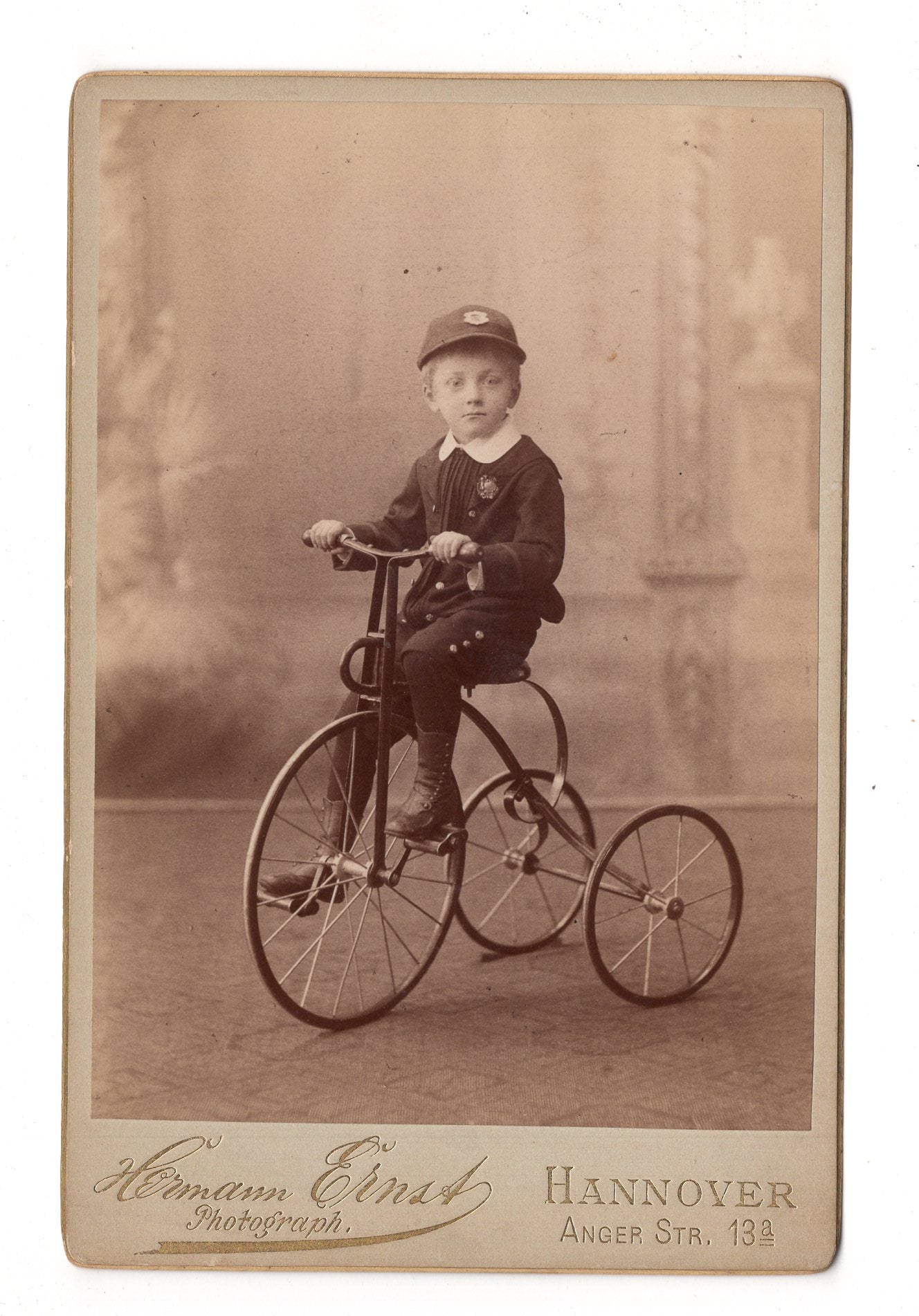 Fotografie Niedlicher kleiner Junge mit Dreirad - Hannover 1880er / CAB U-29