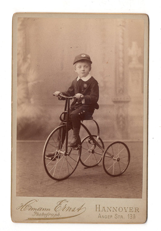 Fotografie Niedlicher kleiner Junge mit Dreirad - Hannover 1880er / CAB U-29