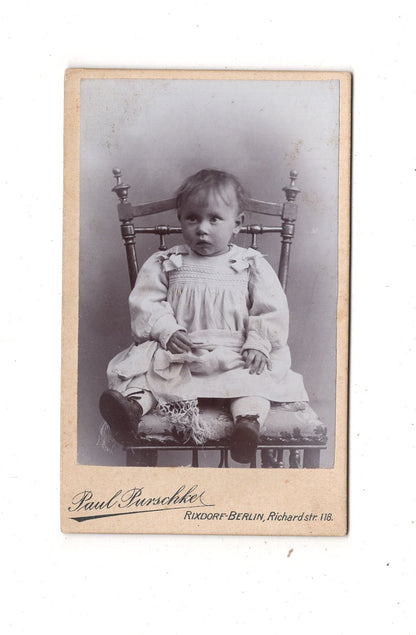 Fotografie Niedliches kleines Mädchen / benannt - Rixdorf-Berlin 1890er / CDV M1-32