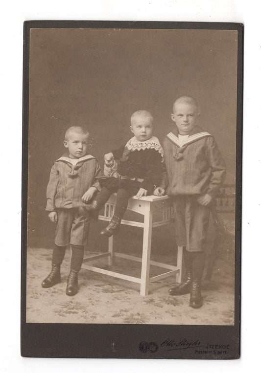 Fotografie Niedliche kleine Jungen - Itzehoe um 1910 / CAB U-30