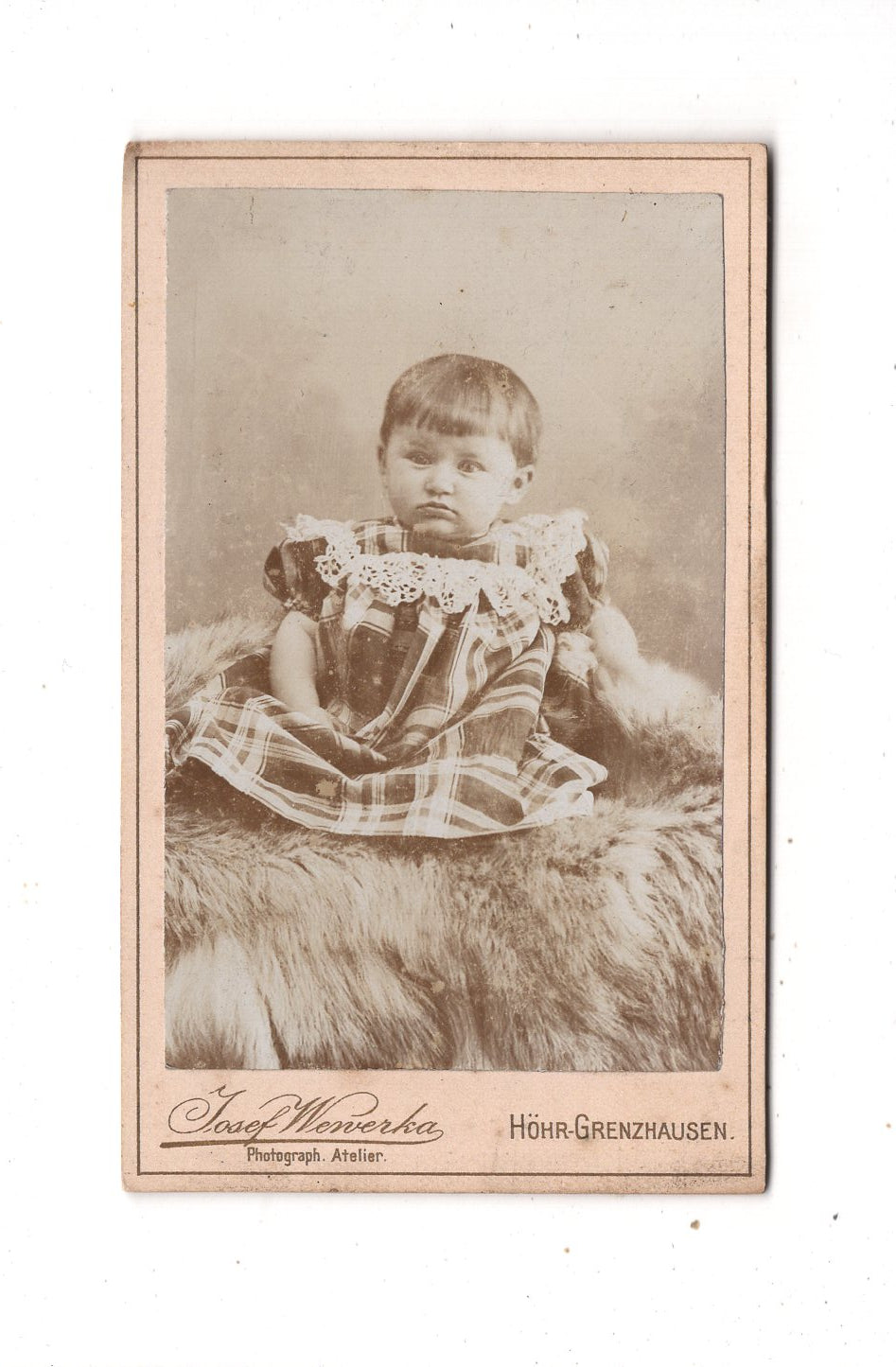 Fotografie Niedliches kleines Kind - Höhr-Grenzhausen 1890er