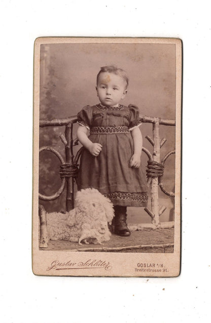 Fotografie Niedliches kleines Kind - Goslar am Harz 1880er