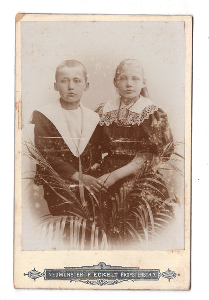 Fotografie Niedliche kleine Kinder - Neumünster 1890er / CAB U-30