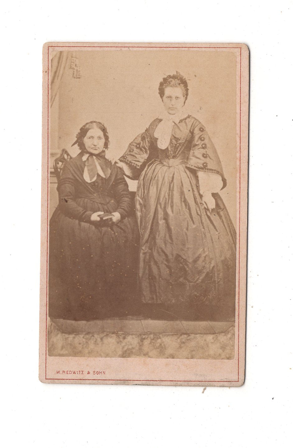 Fotografie Feine Damen - Neustadt an der Saale 1860er / CDV L1-30