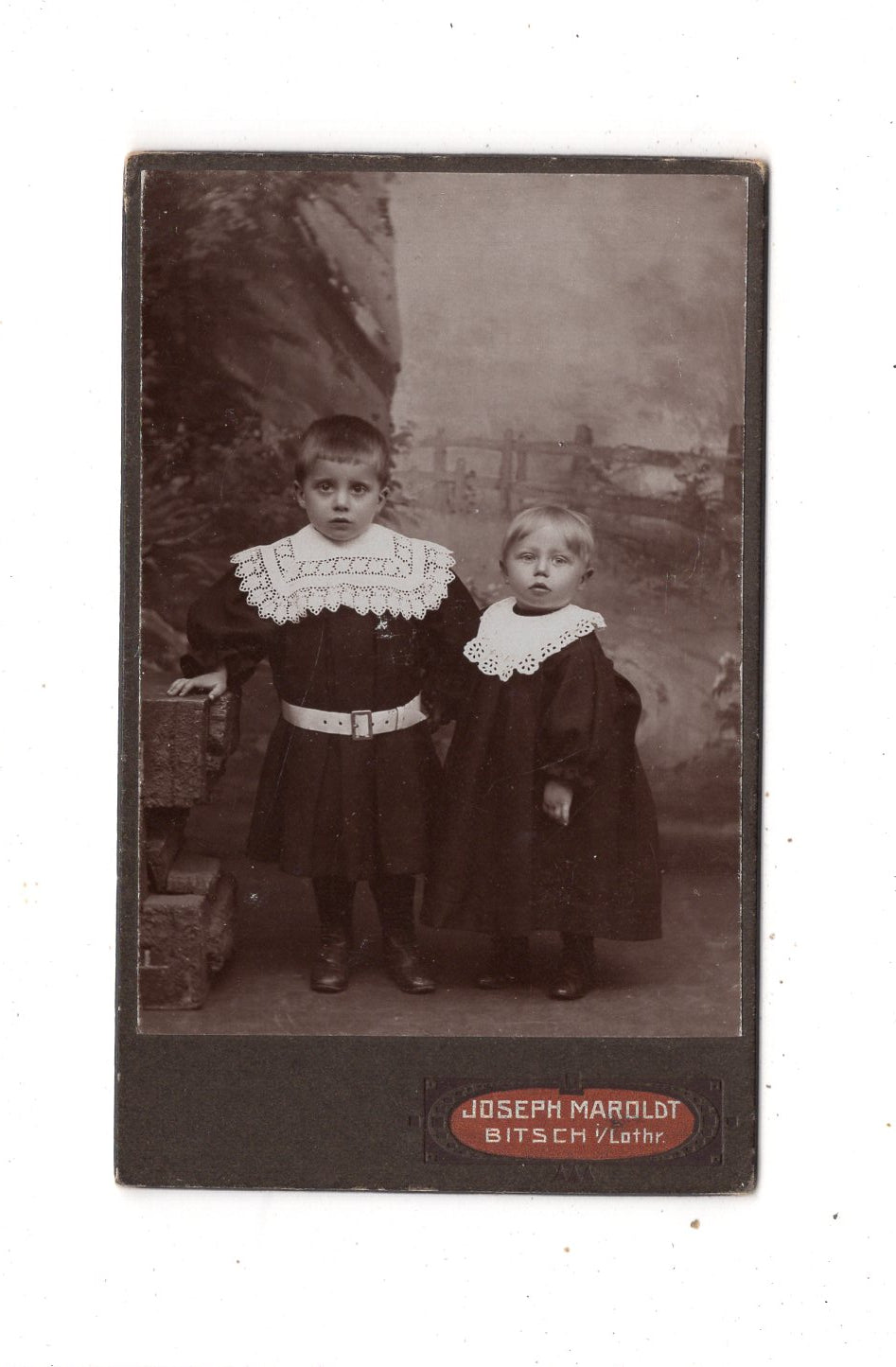 Fotografie Niedliche kleine Kinder - Bitsch in Lothringen 1900er