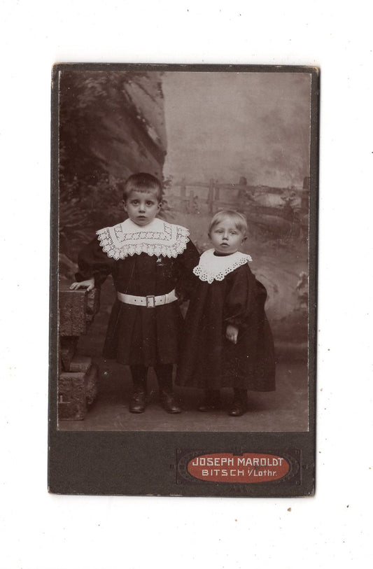 Fotografie Niedliche kleine Kinder - Bitsch in Lothringen 1900er