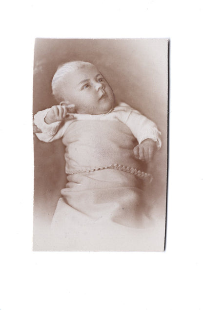 Fotografie Schönes Kinderbild / Baby - unbekannter Ort 1900er