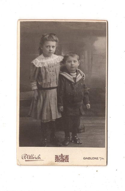 Fotografie Niedliche kleine Kinder - Gablonz an der Neiße 1900er