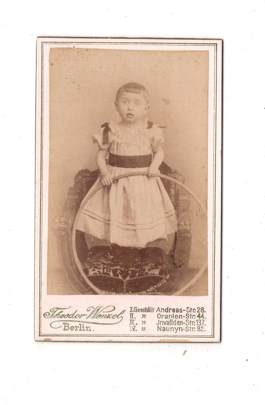 Fotografie Niedliches kleines Kind - Berlin 1890er / CDV M1-32