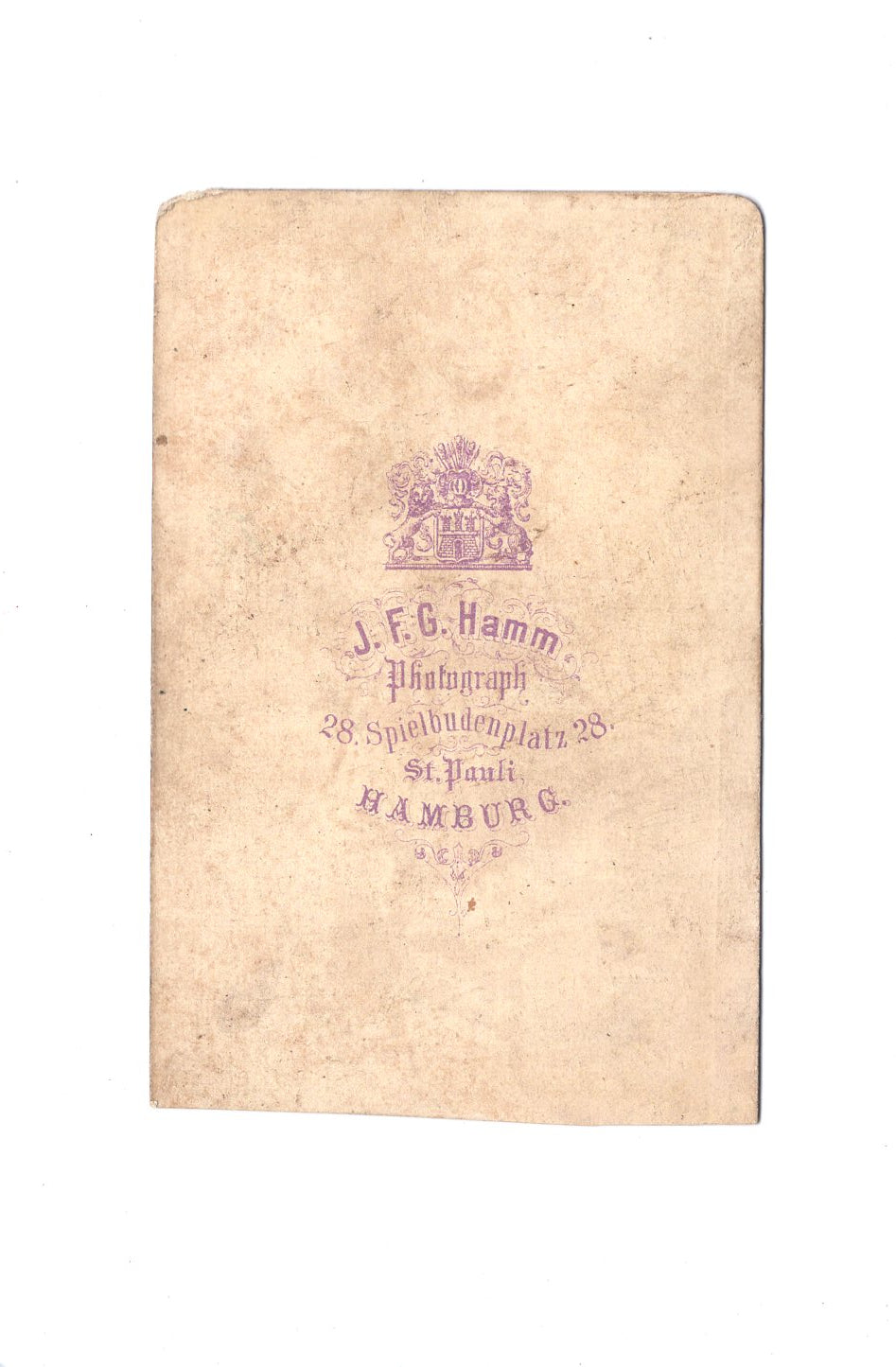 Fotografie Feiner Herr mit Modellschiff - Hamburg St. Pauli um 1870