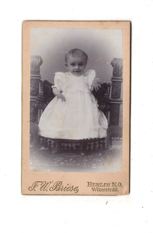 Fotografie Niedliches kleines Kind - Berlin 1890er / CDV M1-32