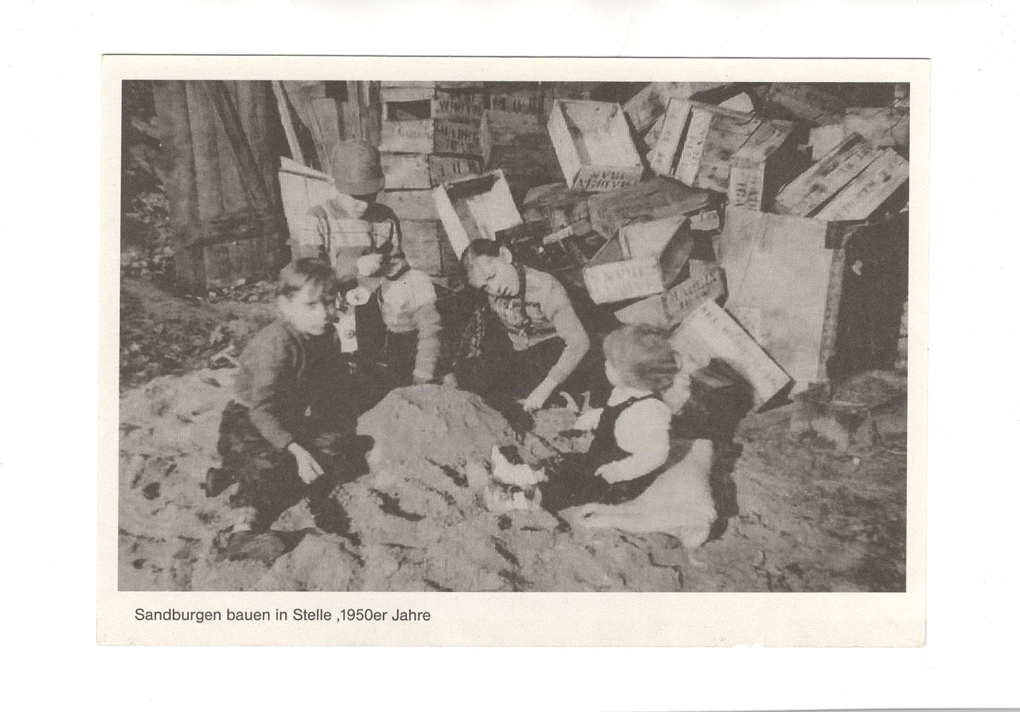 Ansichtskarte Freilichtmuseum Kiekeberg / Sandburgen bauen in Stelle (Kr. Harburg) - 1950er