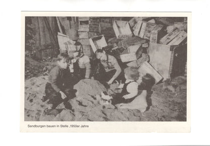 Ansichtskarte Freilichtmuseum Kiekeberg / Sandburgen bauen in Stelle (Kr. Harburg) - 1950er