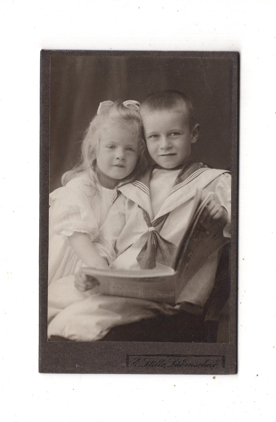 Fotografie Niedliche kleine Kinder - Lüdenscheid 1900er