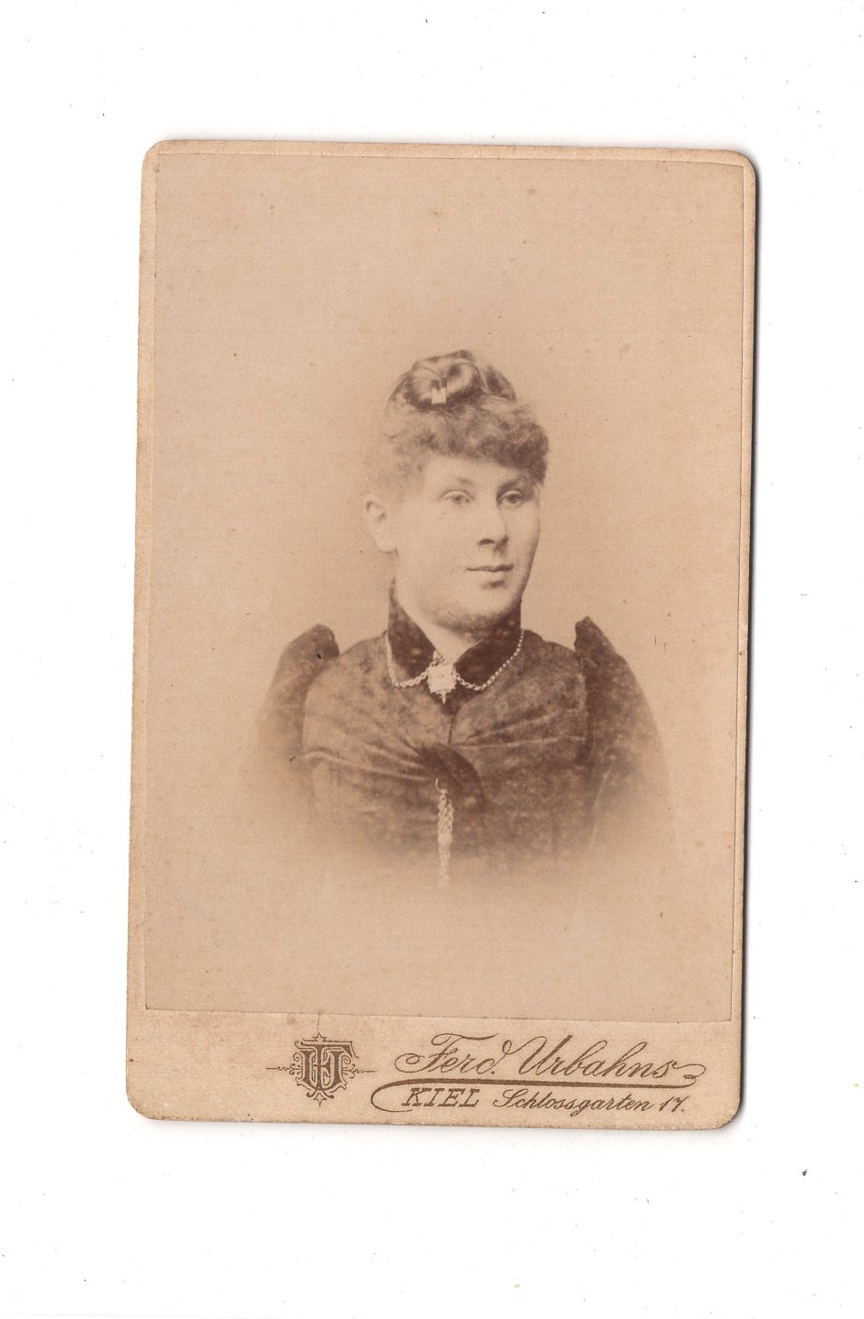 Fotografie Damenportrait - Kiel 1890er / CDV C1-10