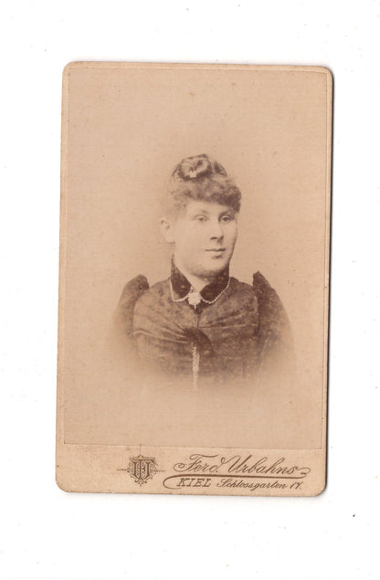 Fotografie Damenportrait - Kiel 1890er / CDV C1-10