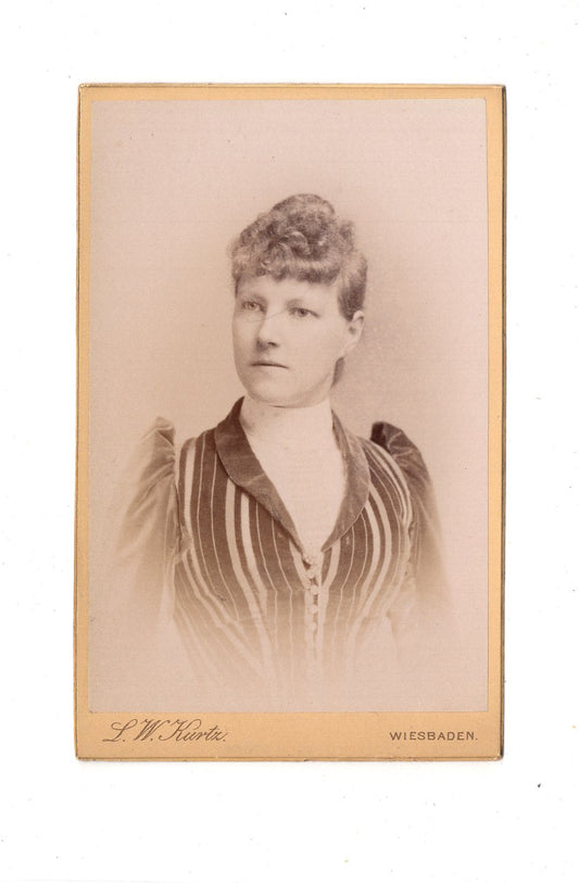 Fotografie Damenportrait - Wiesbaden 1891 / CDV C1-10