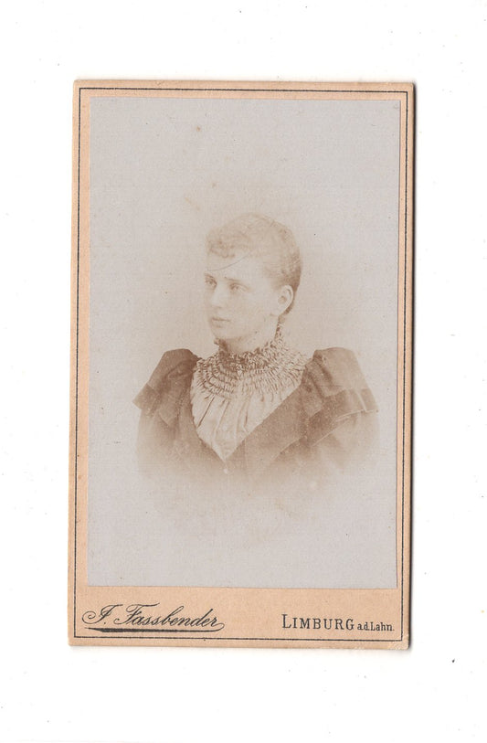 Fotografie Damenportrait - Limburg an der Lahn 1890er / CDV C1-10