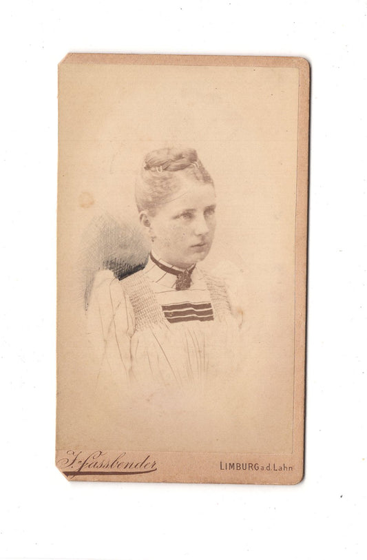 Fotografie Damenportrait - Limburg an der Lahn 1890er / CDV C1-10