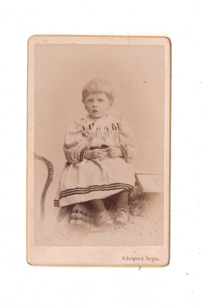 Fotografie Niedliches kleines Kind - Torgau um 1890 / CDV M1-33