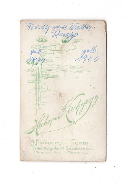 Fotografie Niedliche kleine Kinder / benannt - Nürnberg / Fürth um 1900